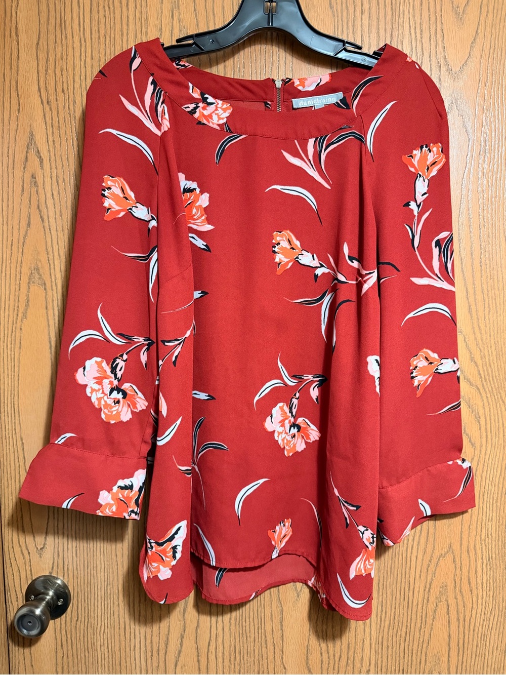 EUC Daniel Rainn Blouse in Red Floral with Boat Neck and 3/4 Sleeves